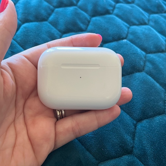 Replacement- Apple AirPod Pro Charging CASE ONLY- 1st gen, model A2190 - Picture 3 of 8